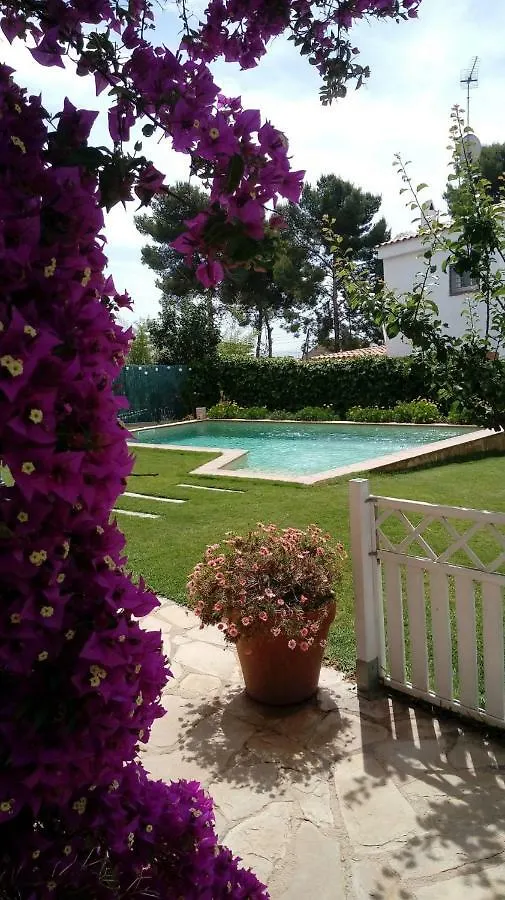 Sunny Holiday Home Крешель
